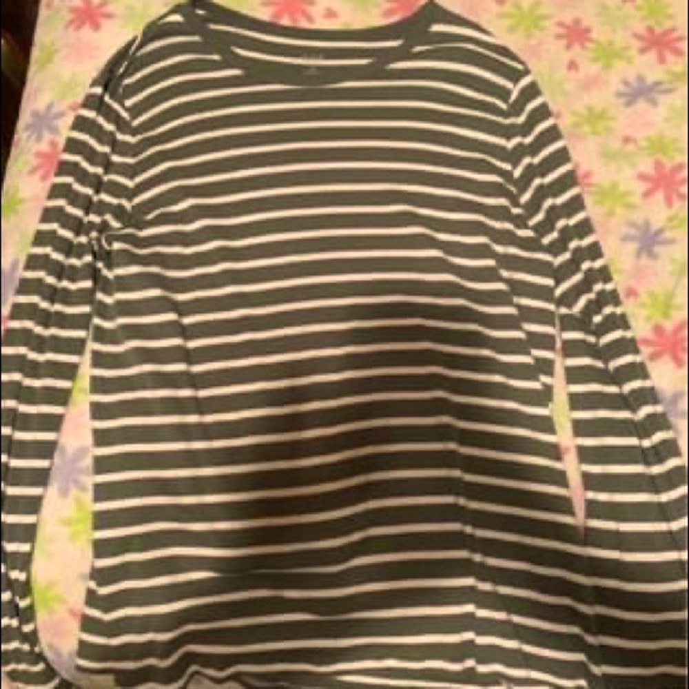 Long sleeve sweater type shirt